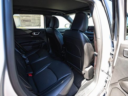 New 2025 Jeep Compass Latitude w/ Sun & Sound Group image 28