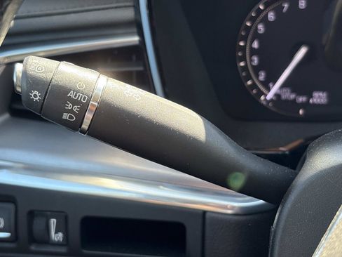 Used 2017 Cadillac XT5 Luxury w/ Driver Awareness Package image 24