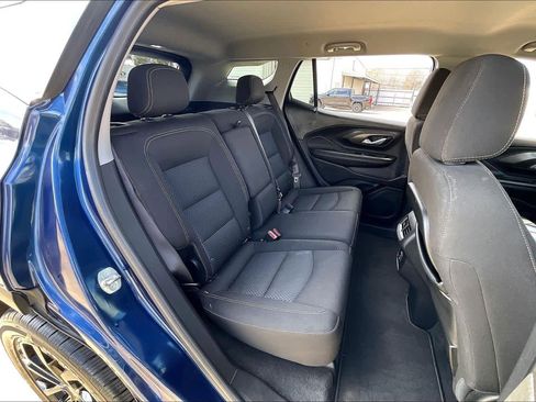 Used 2022 GMC Terrain SLE w/ Driver Convenience Package image 15