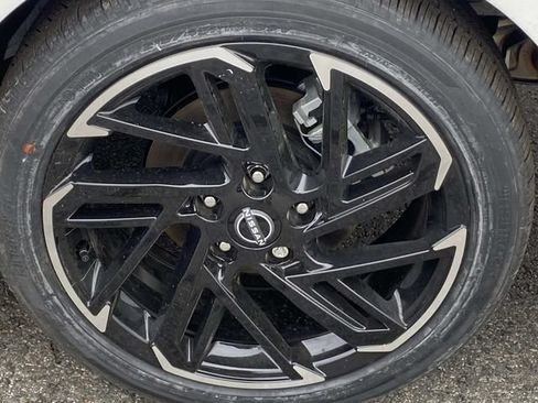 New 2026 Nissan Sentra SR w/ SR Premium Package FWD image 5
