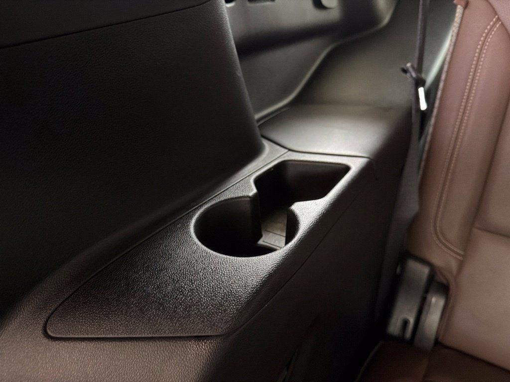 Used 2022 Chevrolet Tahoe High Country RWD image 31