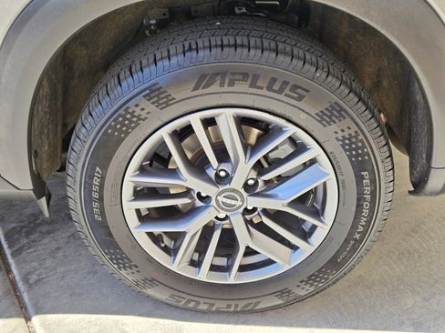 Used 2024 Nissan Rogue S AWD/4WD image 10