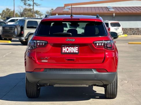 New 2026 Jeep Compass Latitude image 4