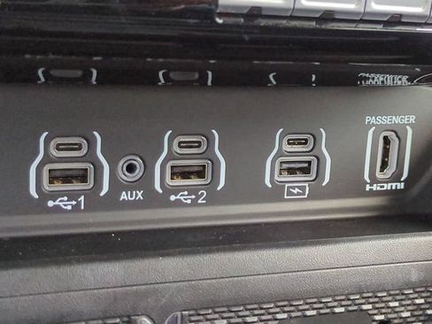 Used 2025 RAM 3500 Limited AWD/4WD image 26