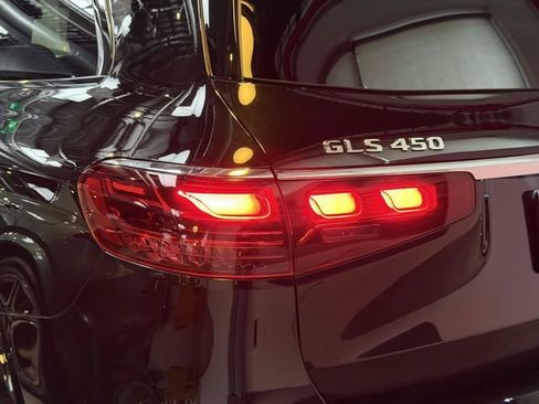 Certified 2025 Mercedes-Benz GLS 450 4MATIC image 9