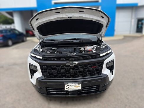 Certified 2025 Chevrolet Traverse RS AWD/4WD image 11