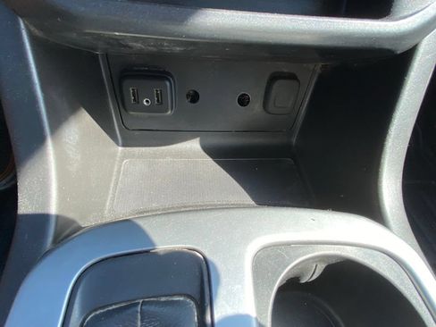 Used 2022 Chevrolet Colorado LT w/ Fleet Safety Package RWD image 23