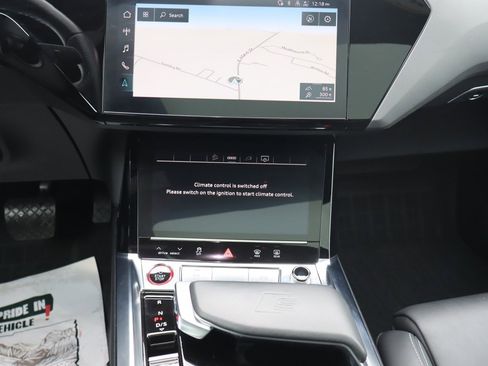 Used 2022 Audi e-tron S Premium Plus image 11