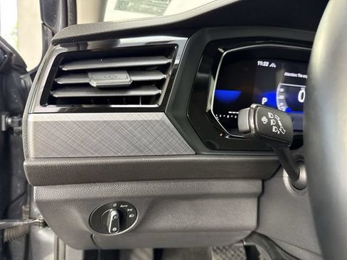 Used 2023 Volkswagen Jetta SE FWD image 14