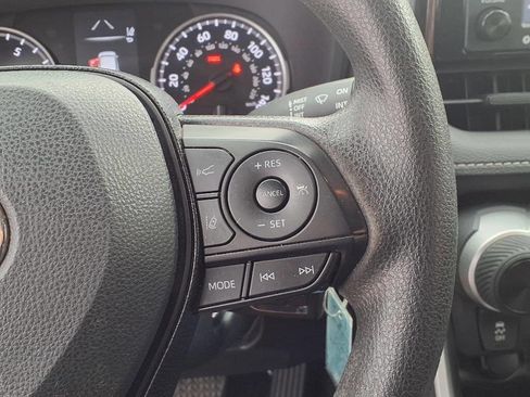 Used 2021 Toyota RAV4 LE image 41