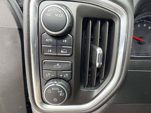 Used 2022 Chevrolet Silverado 1500 LT AWD/4WD image 24
