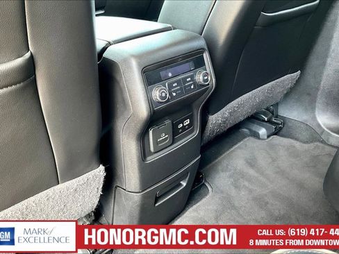 Used 2022 GMC Acadia Denali w/ Denali Ultimate Package image 10