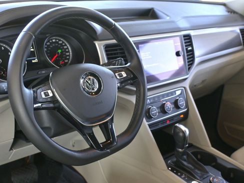 Used 2019 Volkswagen Atlas SE w/ Panoramic Sunroof Package image 15