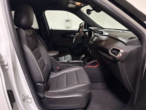 Used 2021 Chevrolet TrailBlazer RS FWD image 21