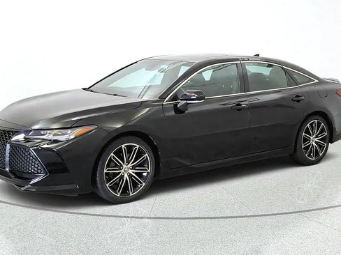Used 2019 Toyota Avalon Touring w/ Advanced Safety Package FWD image 4