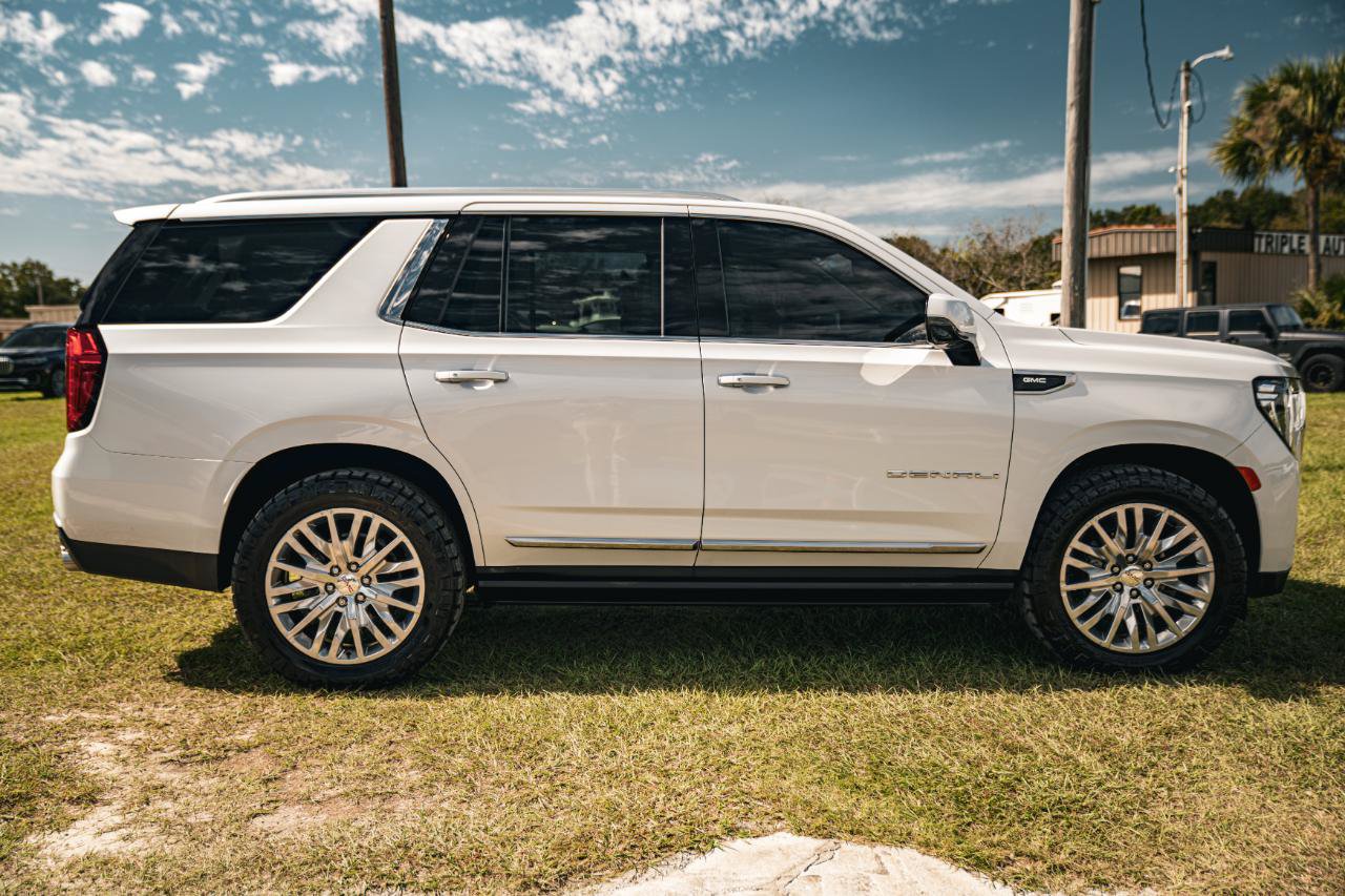 Used 2023 GMC Yukon Denali AWD/4WD image 7