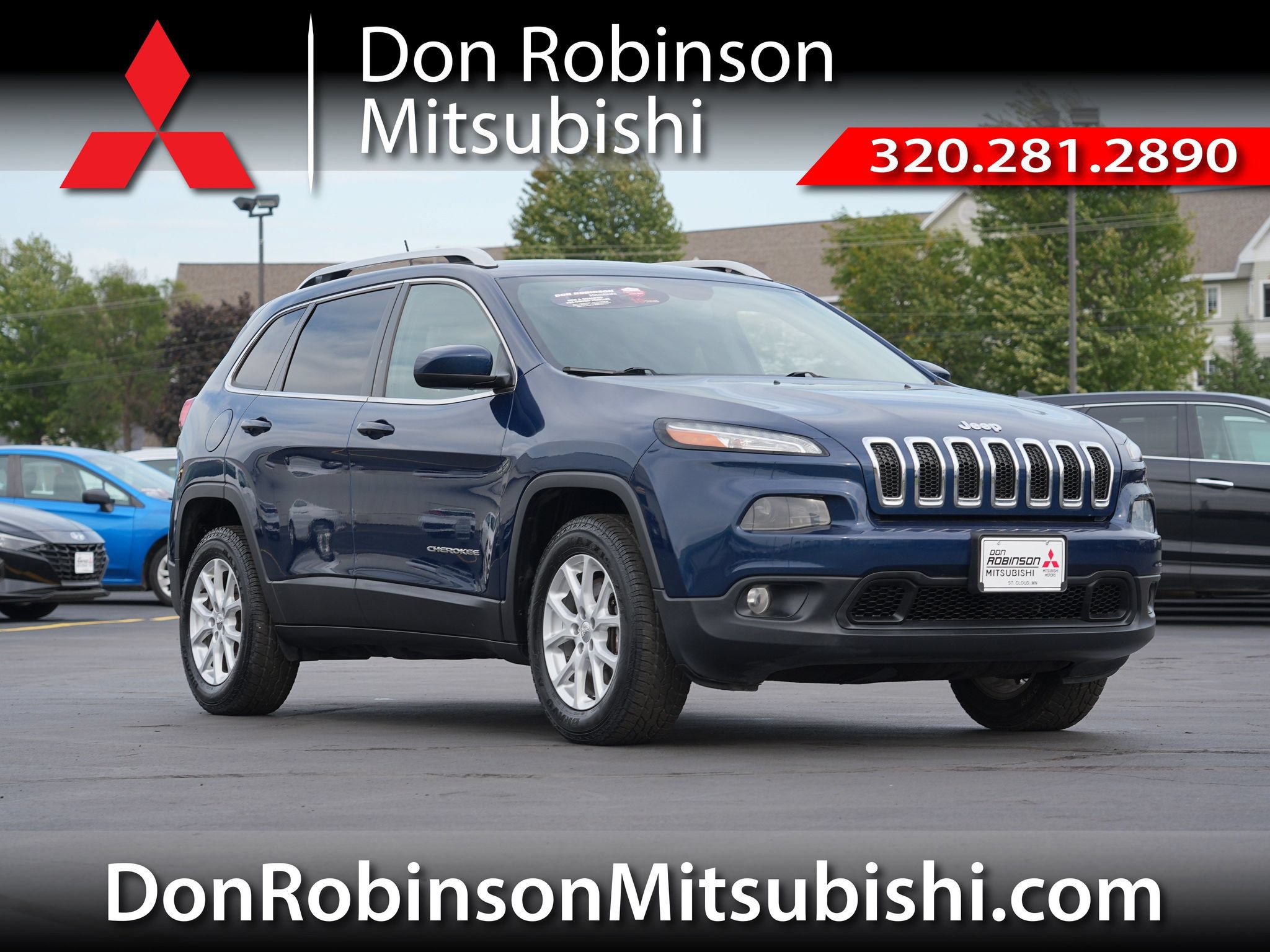 Used 2018 Jeep Cherokee Latitude w/ Safety Group AWD/4WD image 1