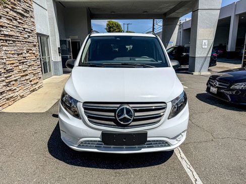 Used 2023 Mercedes-Benz Metris Passenger image 9