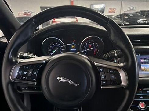 Used 2016 Jaguar XF R-Sport AWD/4WD image 15