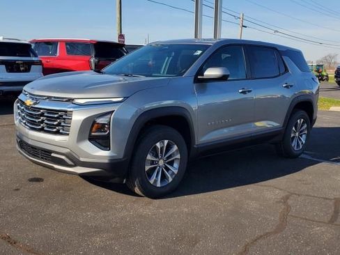 New 2026 Chevrolet Equinox LT image 2