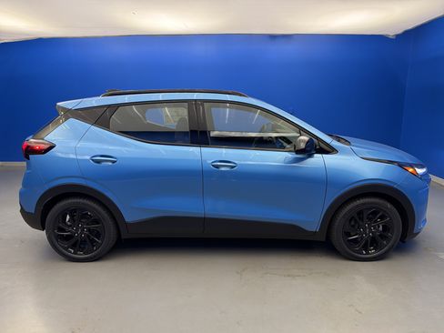New 2027 Chevrolet Bolt RS w/ Technology Package FWD image 8