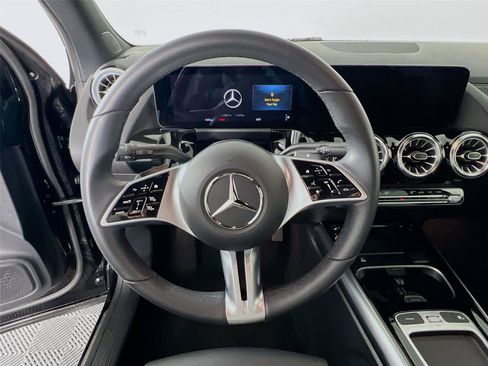 Certified 2024 Mercedes-Benz GLA 250 4MATIC image 11