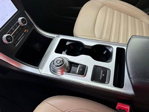 Used 2022 Ford Edge SEL image 21