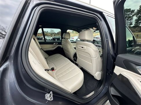 Used 2022 BMW X5 xDrive40i w/ Luxury Seating Package image 17