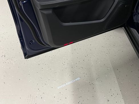 Certified 2026 Porsche Macan image 14