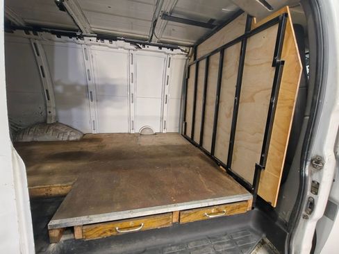 Used 2018 Chevrolet Express 3500 w/ Driver Convenience Package image 20