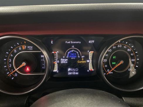 Used 2023 Jeep Gladiator Rubicon w/ Cold Weather Group image 18