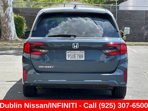 Used 2025 Honda Odyssey EX-L image 5
