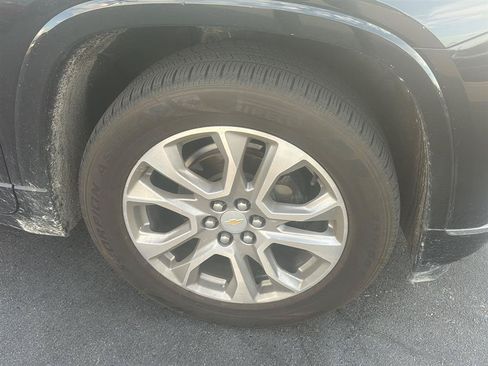 Used 2020 Chevrolet Traverse Premier FWD image 5