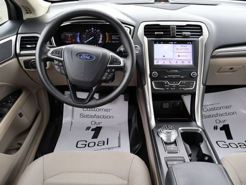 Used 2019 Ford Fusion SE FWD image 5