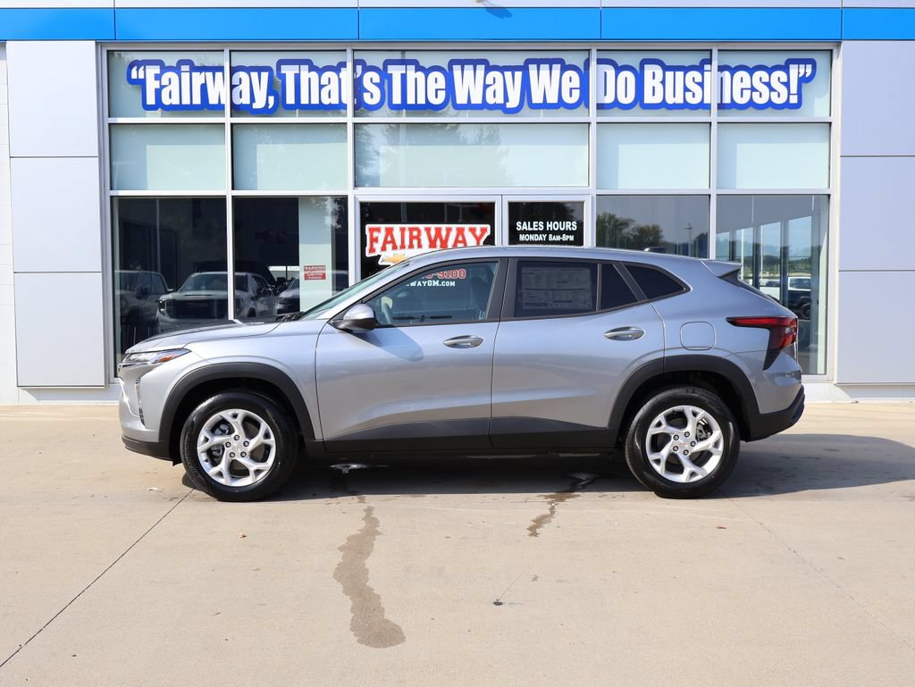 New 2026 Chevrolet Trax LS w/ LS Convenience Package FWD image 7