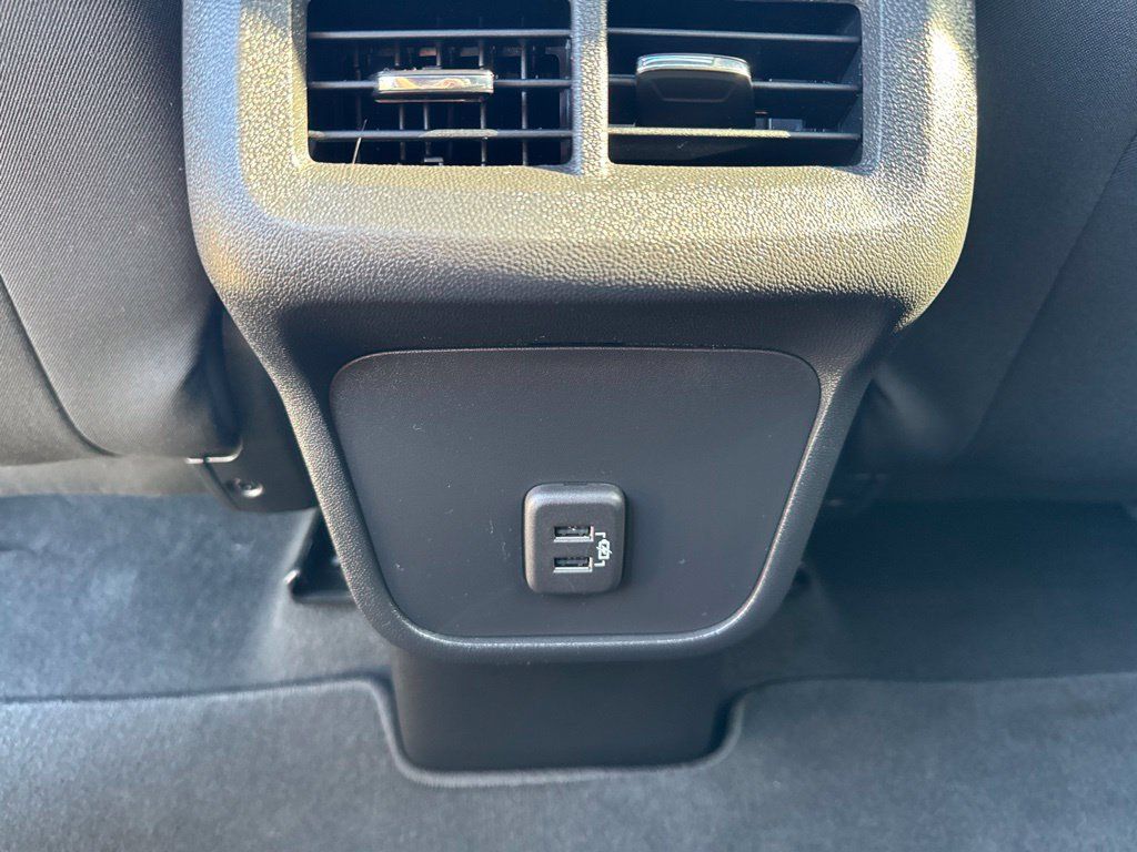 Used 2023 Chevrolet Equinox LT AWD/4WD image 24