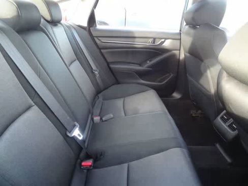Used 2018 Honda Accord EX image 14