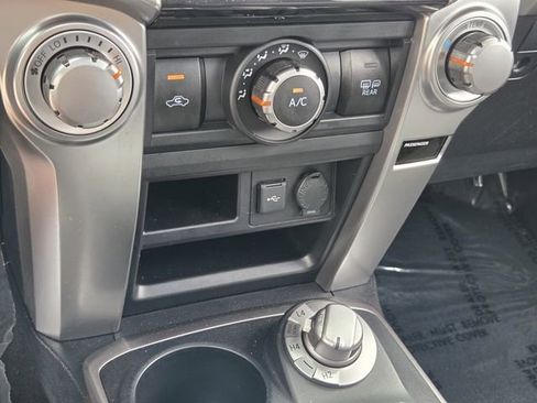 Used 2022 Toyota 4Runner SR5 Premium w/ Moonroof Package AWD/4WD image 22