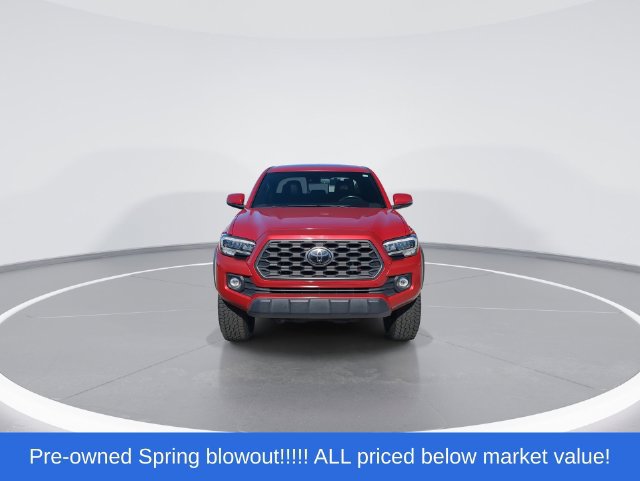 Used 2022 Toyota Tacoma TRD Off-Road w/ TRD Premium Off Road Package AWD/4WD image 3