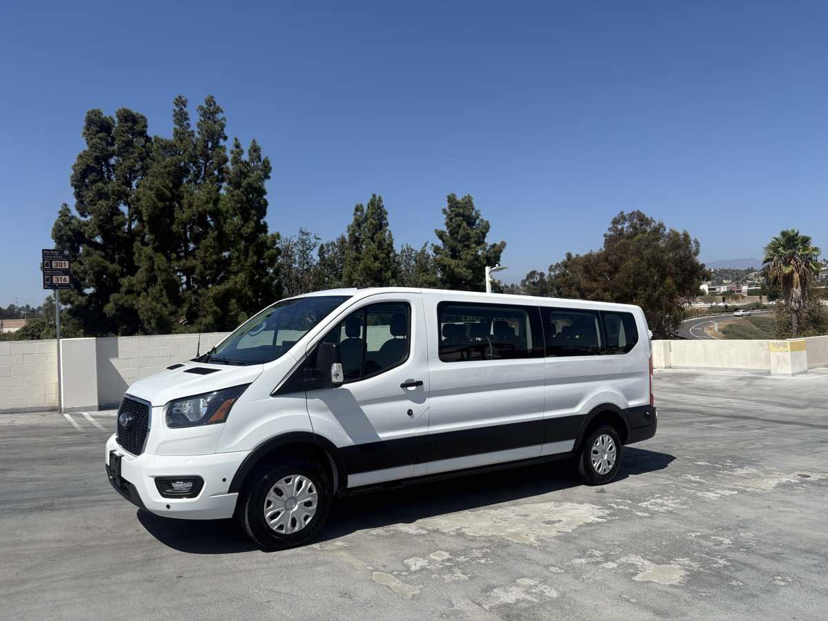 Used 2024 Ford Transit 350 XLT RWD image 9