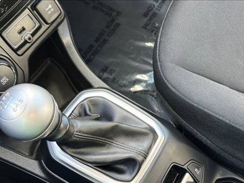 Used 2018 Jeep Renegade Sport w/ Power & Air Group image 16