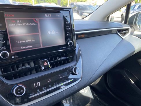 Used 2021 Toyota Corolla LE FWD image 24