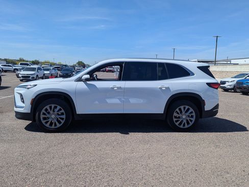 Used 2025 Buick Enclave Preferred image 2