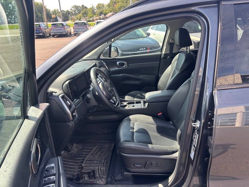 Certified 2023 Kia Sorento S w/ Panoramic Sunroof Package FWD image 9