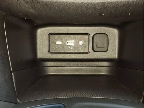 Used 2023 Chevrolet Equinox LT FWD image 21