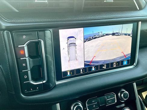 Used 2021 GMC Yukon Denali w/ Denali Premium Package image 27