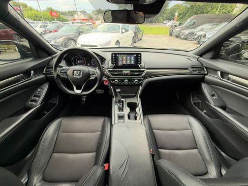 Used 2018 Honda Accord Sport image 2