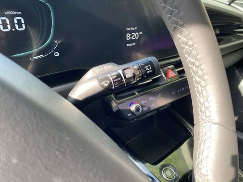 Used 2023 Kia Niro EX Touring FWD image 23