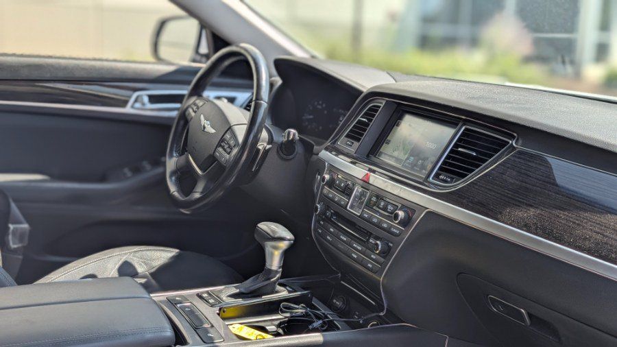Used 2018 Genesis G80 3.8 AWD/4WD image 21