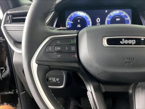 Used 2024 Jeep Grand Cherokee Altitude AWD/4WD image 10
